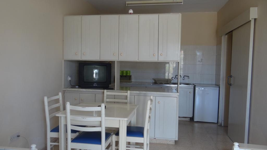 Klashiana Hotel Apartments Oroklini Eksteriør bilde